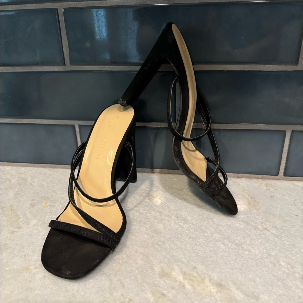 Black heel sandal